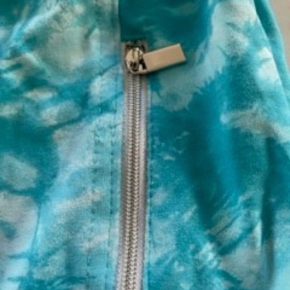 255. Rare Bebe Bundle Sport Set Size Small Tie Dye, Jacket, Sport Bra, Shorts - Picture 5 of 12